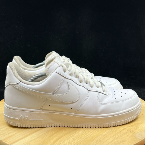 Nike Men's Air Force 1 Low '07 Triple White 2021 Sneaker CW2288-111 Size 10.5 - Picture 9 of 10